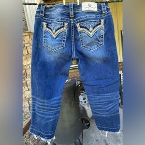 Miss Me Cuffed Leg Capri 30” W